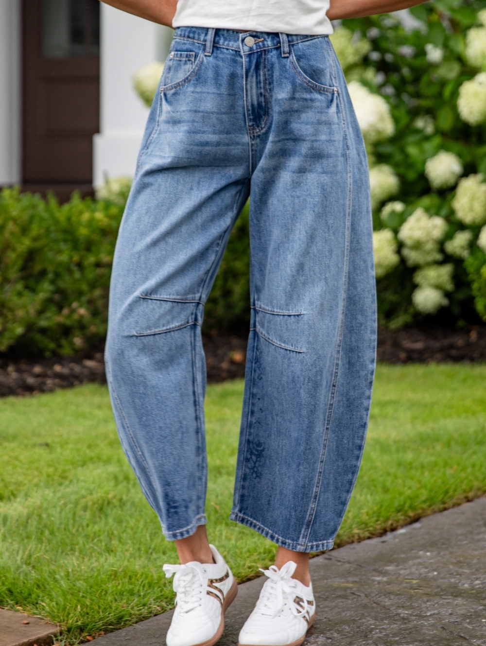 Wide Leg Vintage Wash Blue Women’s Barrel Jeans. XL